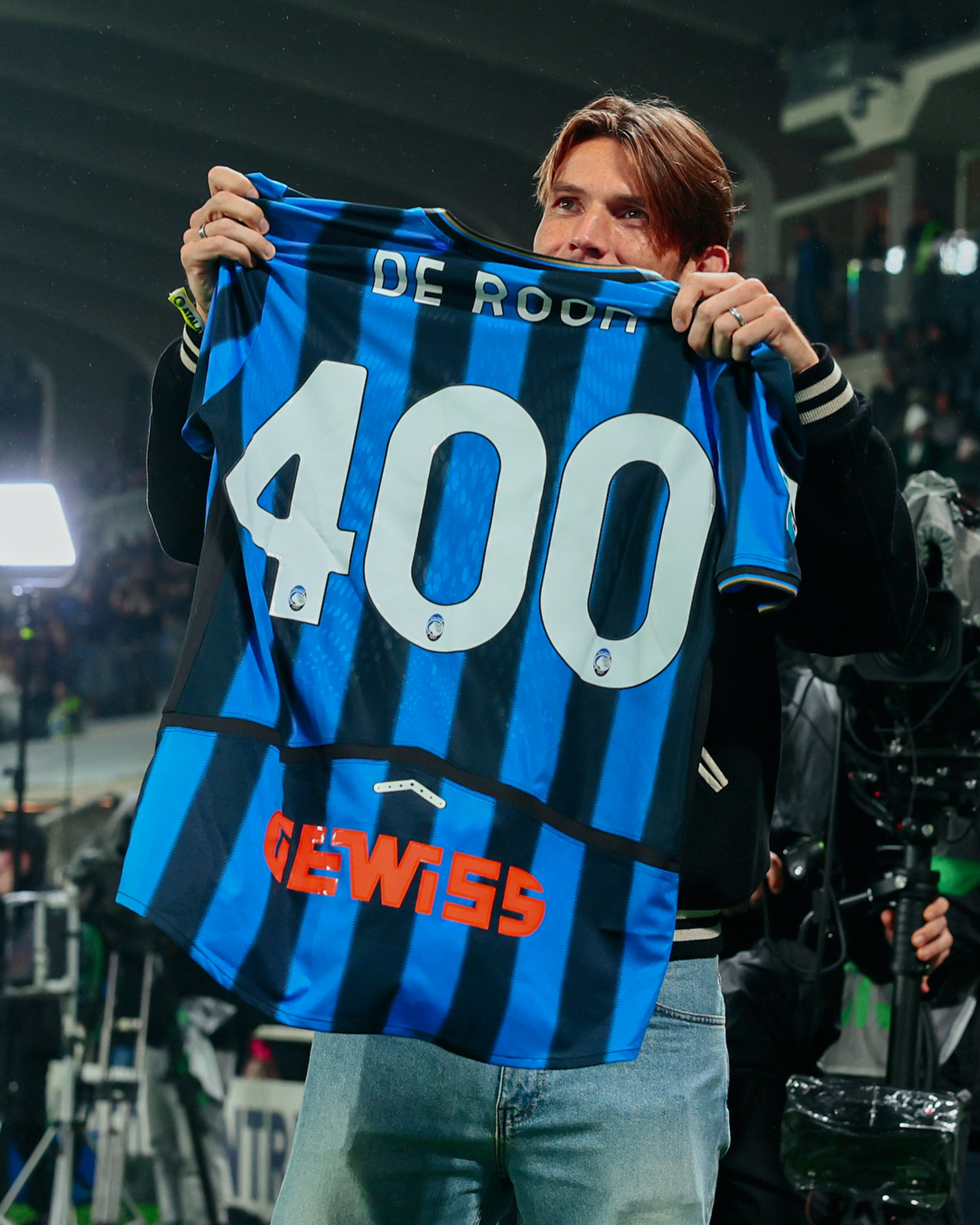 德容恩400场纪念背后的遗憾与亚特兰大最新动向