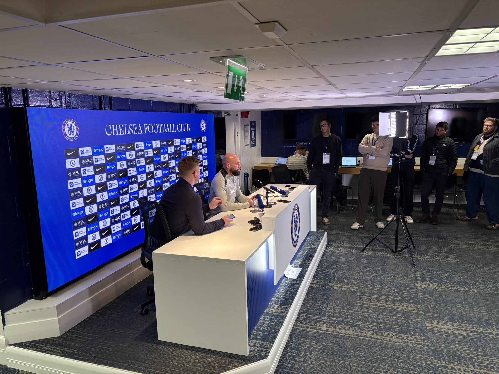 切尔西击败利物浦，马雷斯卡红牌庆祝成看点