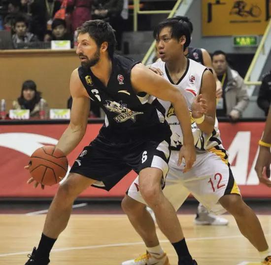 弗罗曼：篮球场上的疯狂王子，人生却留下谜一样的遗憾