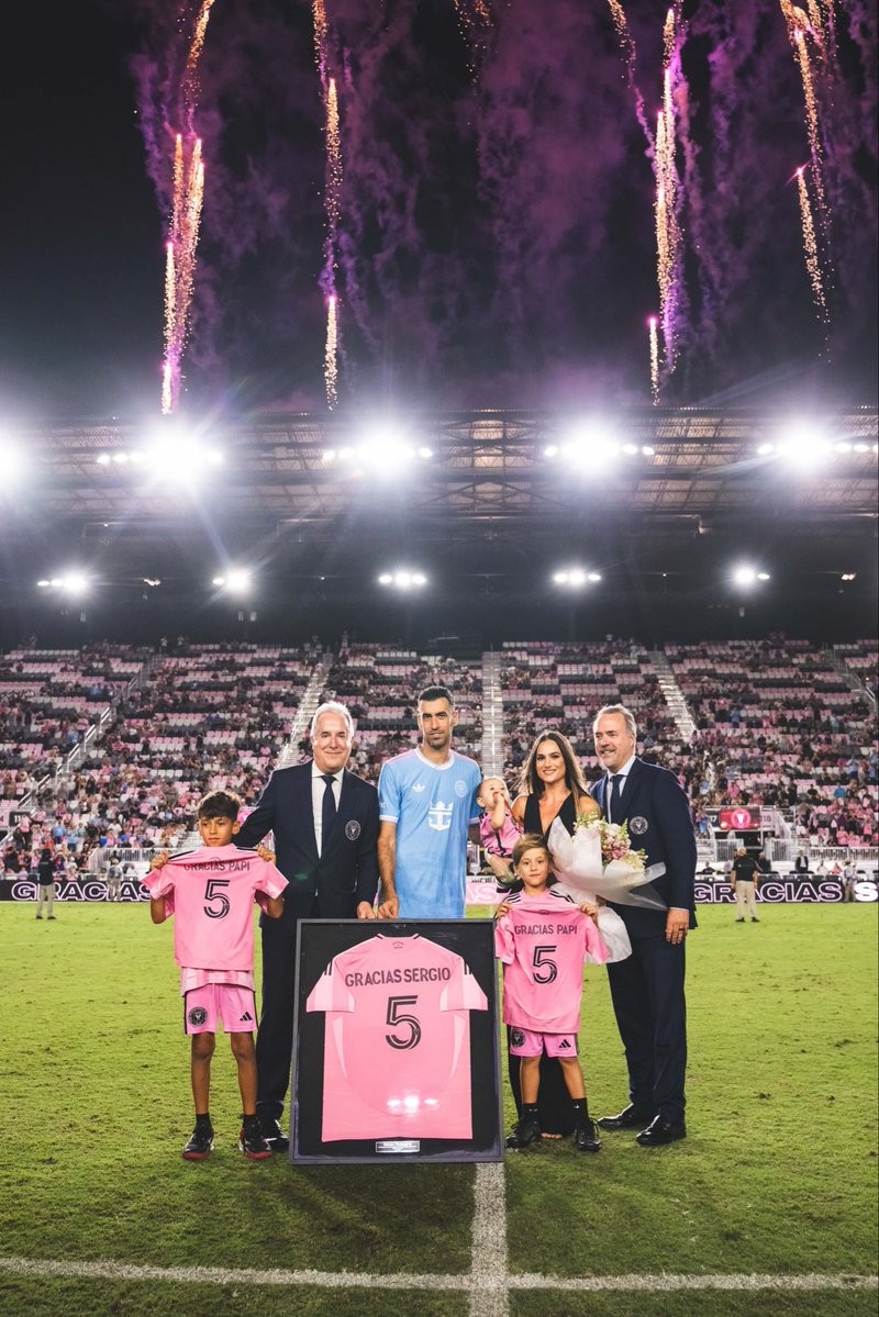 布斯克茨退役仪式，迈阿密国际送别传奇中场