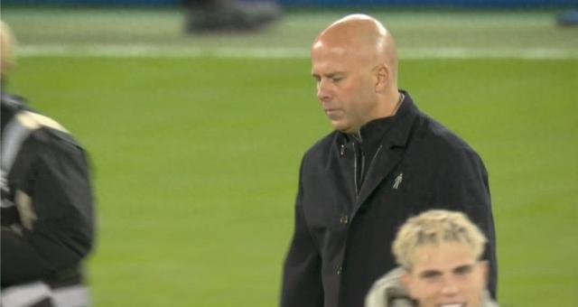 利物浦英超遭绝杀，斯洛特换人操作引发强烈吐槽