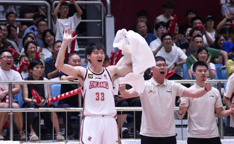 浙江稠州银行杯收官战回顾：浙江男篮险胜广厦勇夺冠军