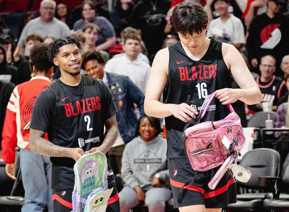 杨瀚森开拓者日表现引热议，克林根肘击事件揭秘