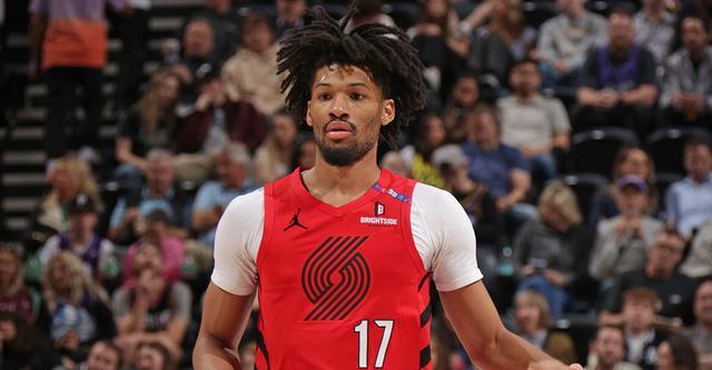 开拓者给谢登-夏普开出4年9000万美元续约报价，有望锁定未来核心