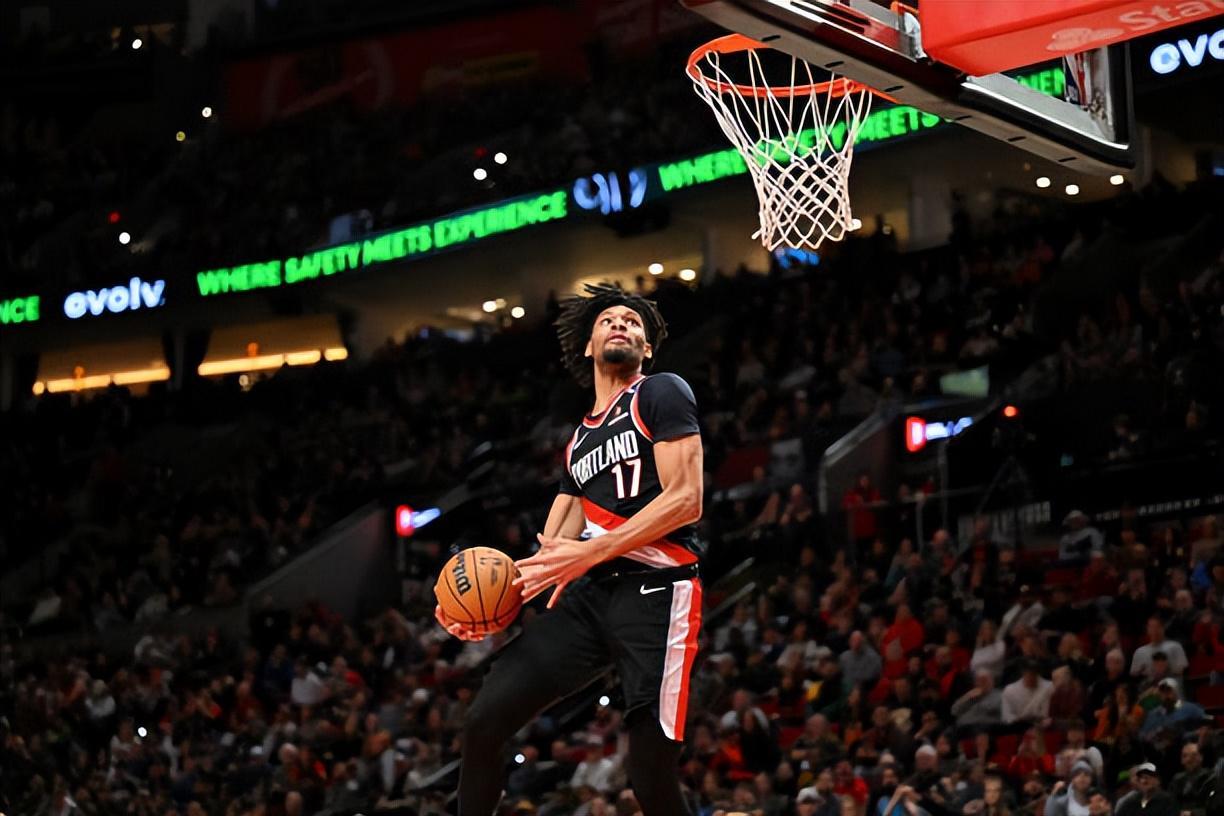 波特兰开拓者大手笔提前续约夏普，风险还是机遇？