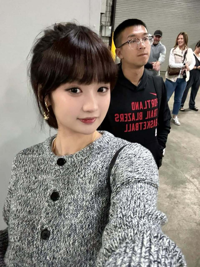 杨瀚森与女友波特兰过中秋，开拓者季前赛表现备受期待