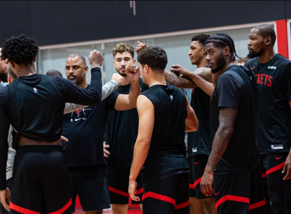 火箭季前赛新阵容启动，乌度卡灵活调配锁定未来