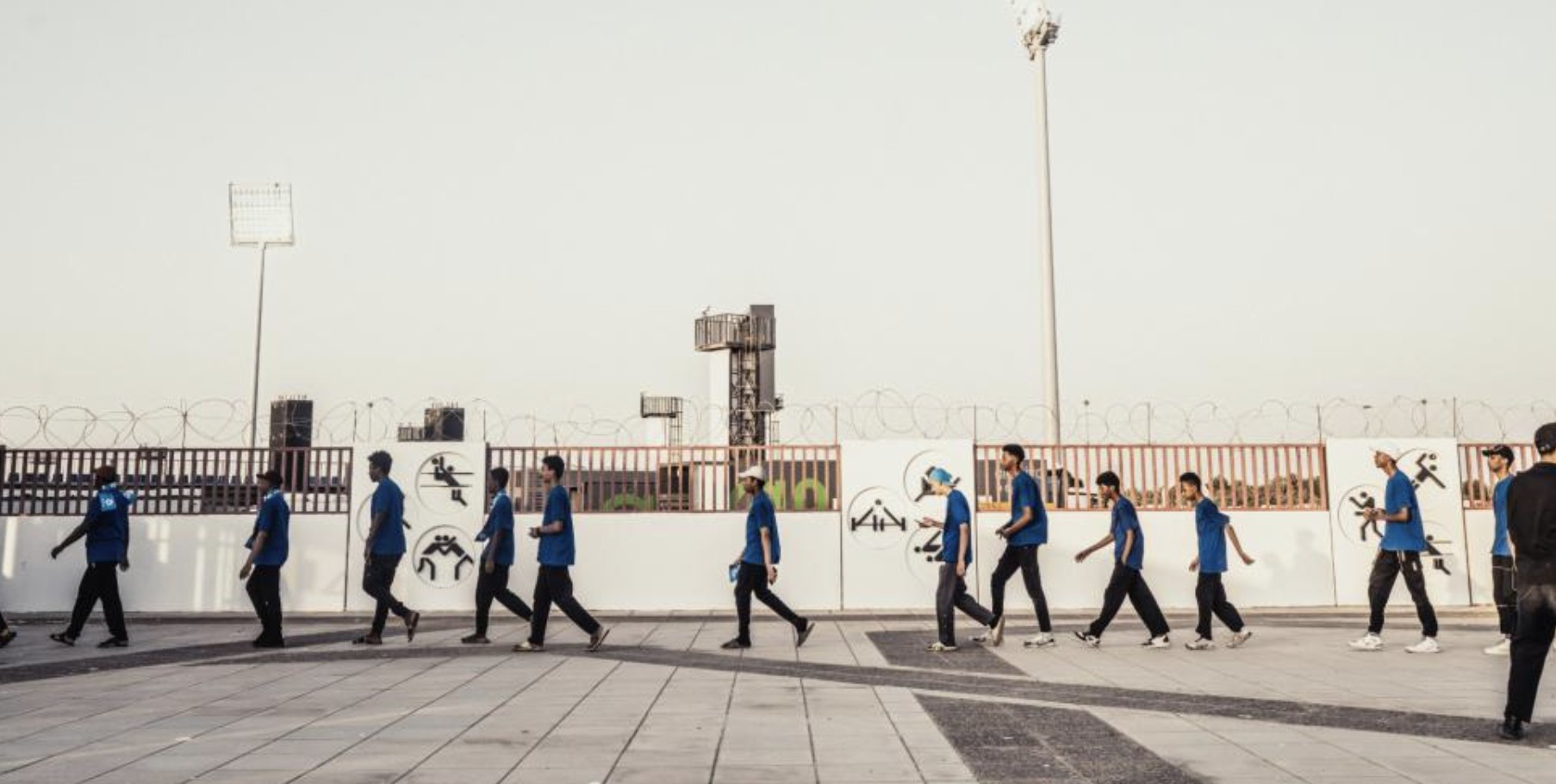 沙特新贵新未来城体育：雇人看球，野心与现实撞个满怀