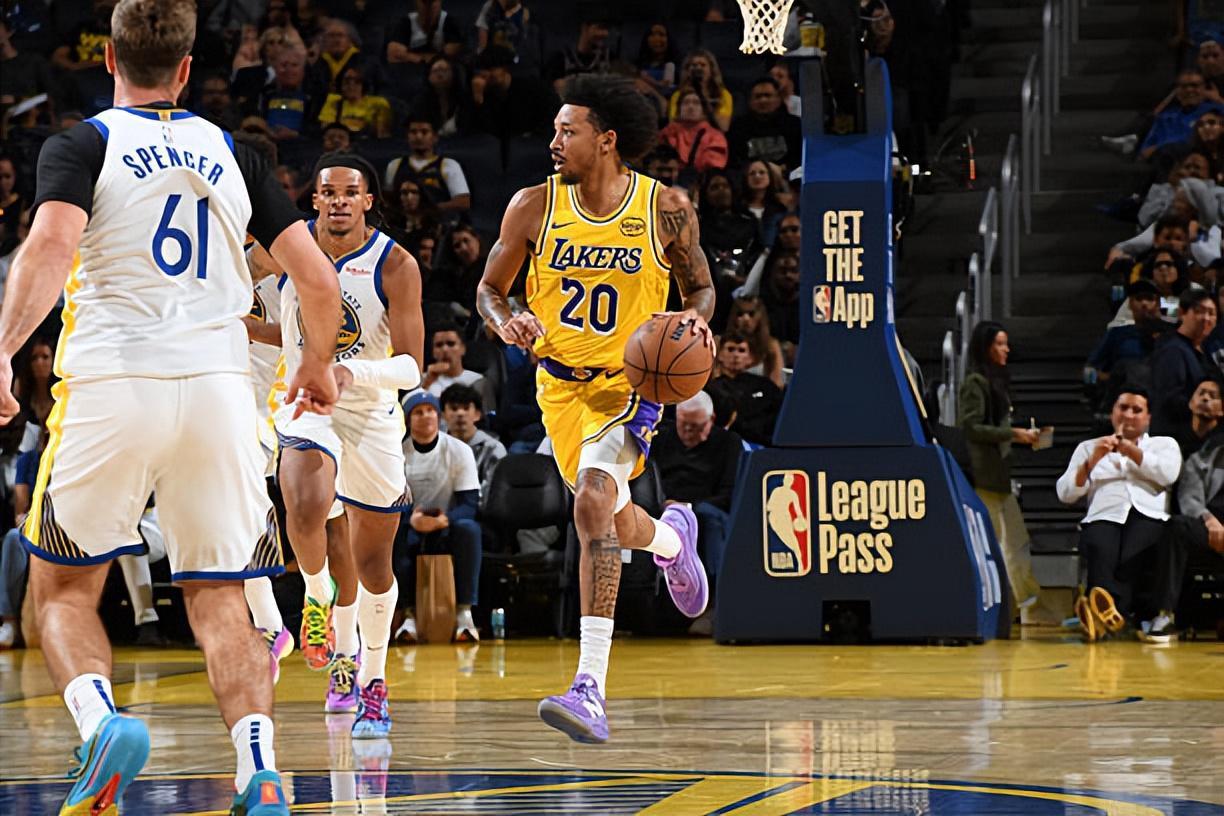 湖人小将史密斯季前赛表现挣扎，联盟路还长