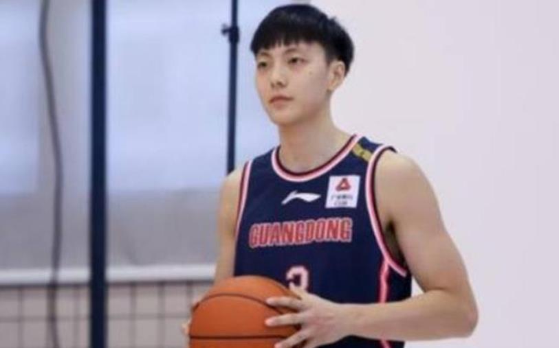 胡明轩美国特训引期待 高诗岩坚守防守成国家队铁军