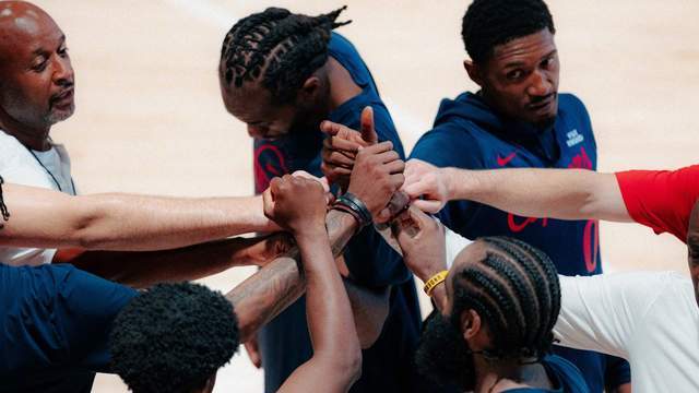 快船季前赛备战：比尔伤情谨慎对待，哈登冲刺状态，莱昂纳德稳定输出