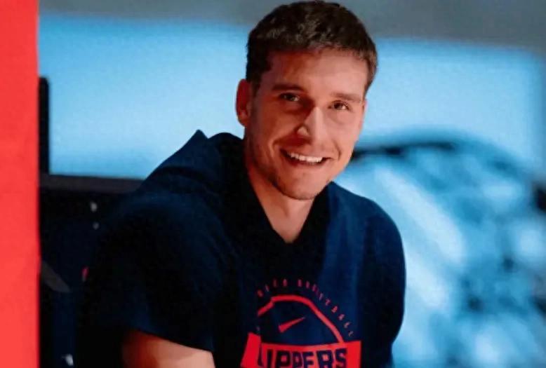 快船新赛季阵容揭秘：博格丹能否守住位置？