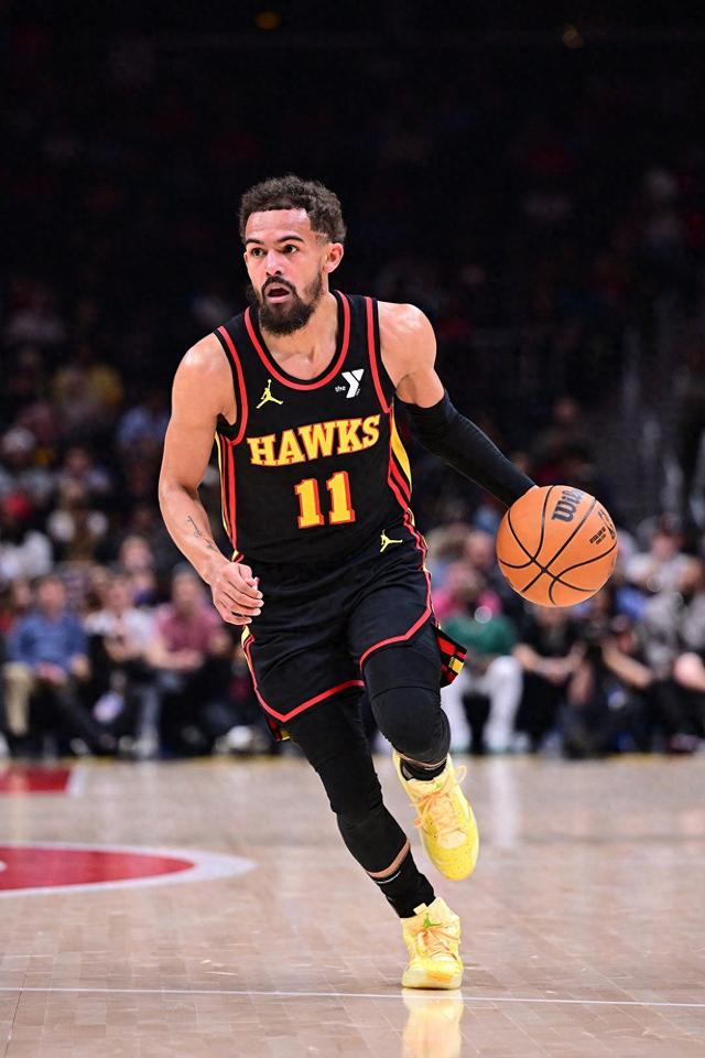 NBA季前赛老鹰VS火箭，特雷-杨表现亮眼但仍需调整