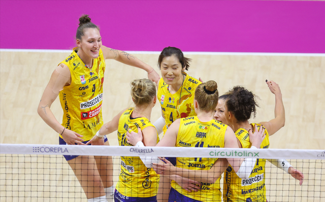 意甲女排首轮热战：科内利亚诺艰难胜出，接应成为得分主角
