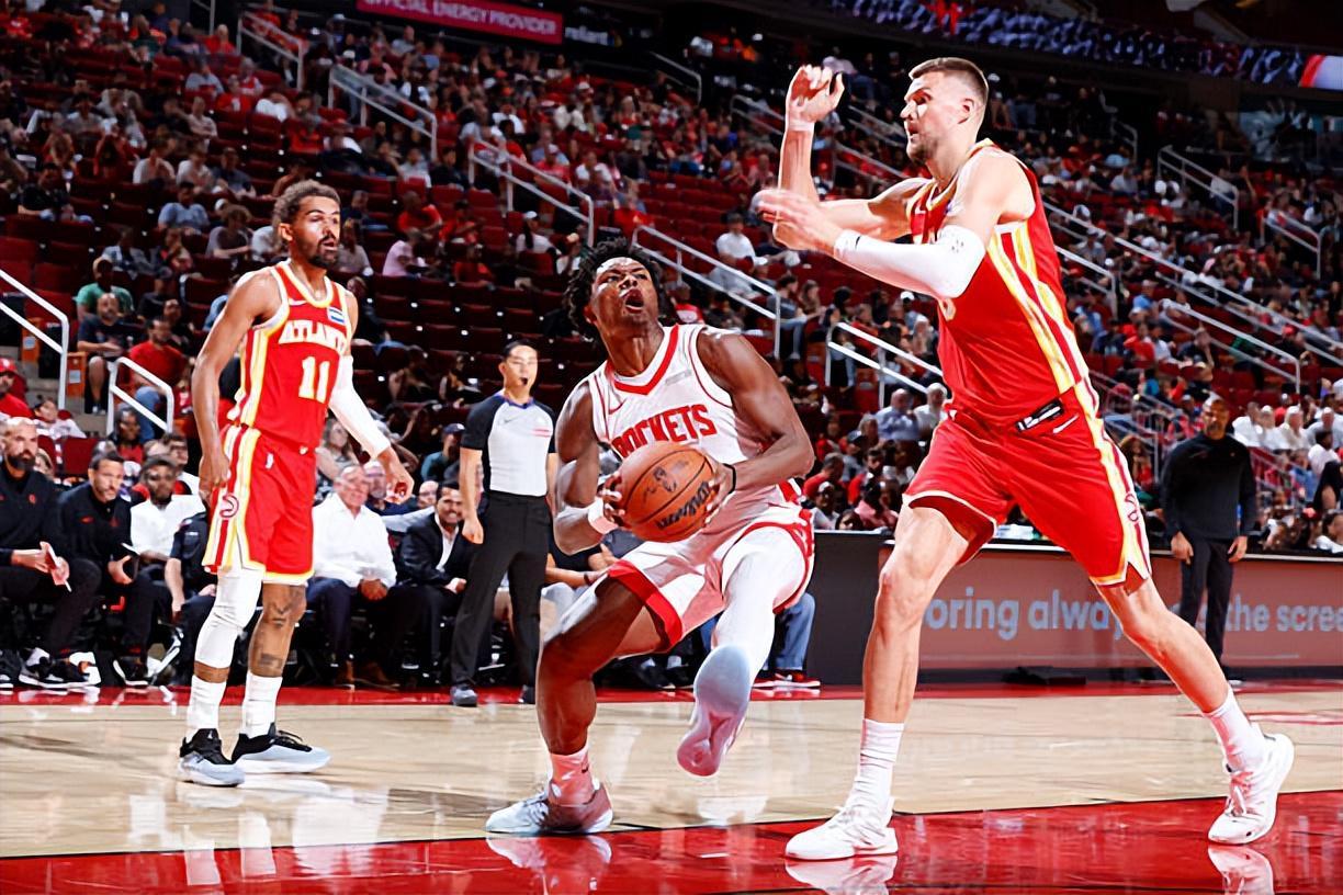 火箭季前赛开门红，阿门汤普森表现平平引发讨论