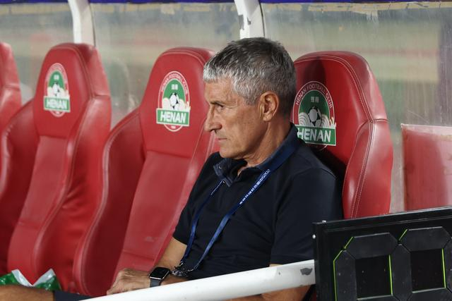 国安主帅塞蒂恩离职，训练问题成隐患