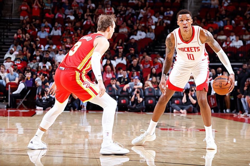 火箭季前赛开门红，史密斯表现依旧平淡，先发位置悬念重重