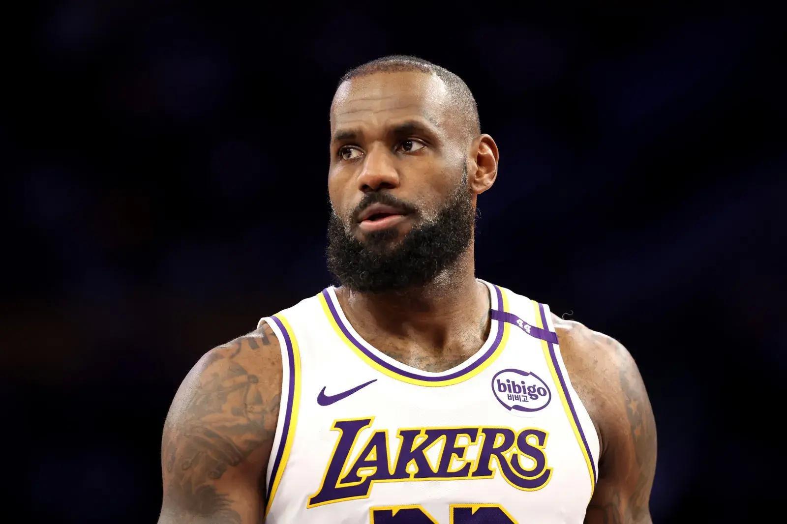 詹姆斯暗示“第二次决定”，退役传闻刺激湖人对爵士票价疯涨