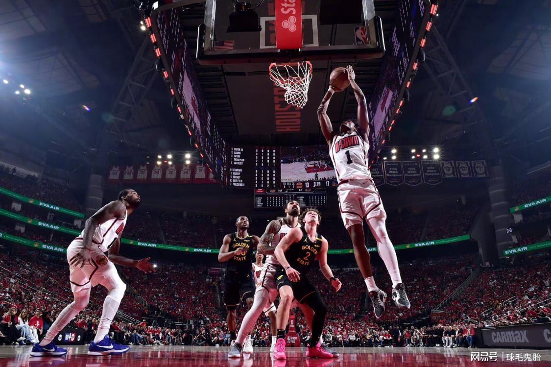 史密斯离开湖人引发热议，伤病成关键因素