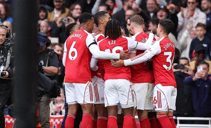 阿森纳领跑英超,哲凯赖什表现成隐忧