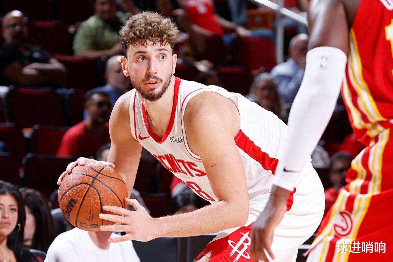 火箭季前赛首胜申京闪耀 新星谢泼德表现失色