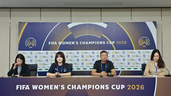 武汉车谷江大女足迎战奥克兰联 女足冠军杯首战引爆武汉体育中心