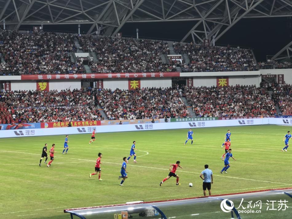 南通队5:0碾压淮安，苏超淘汰赛四强座次生变