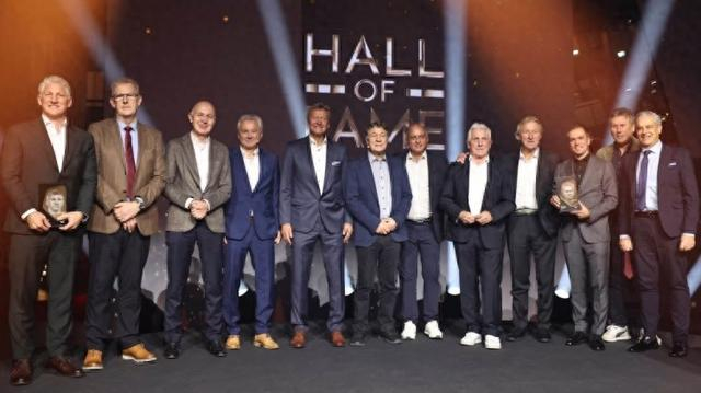 施魏因施泰格与五位传奇入选德国足球名人堂，拉姆送上真情告白