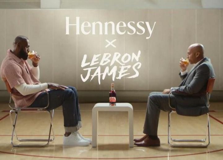 詹姆斯“退役”只是营销套路，马弗里克卡特幕后操盘秀流量