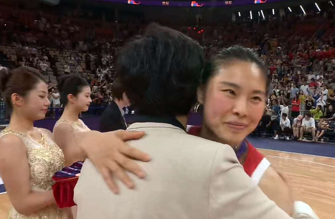 王思雨：从赛场主将到校园新星，王思雨的篮球人生升级