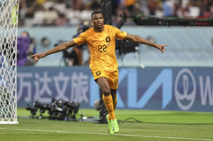 邓弗里斯：从欧冠决赛到金球奖，我不仅要踢好球还要当队魂