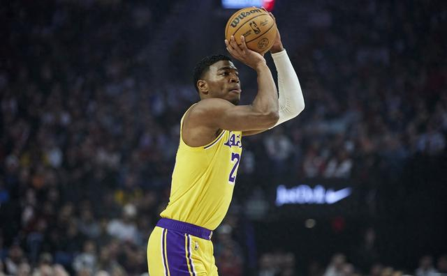 湖人八村塁:场上发声才是王道,年轻人想混进轮换不容易