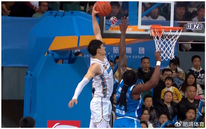 曾凡博发力北京首钢大胜福建，展现三号位统治力提升