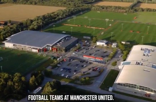曼联刷新训练基地配置，青训却还在临时小屋过渡期