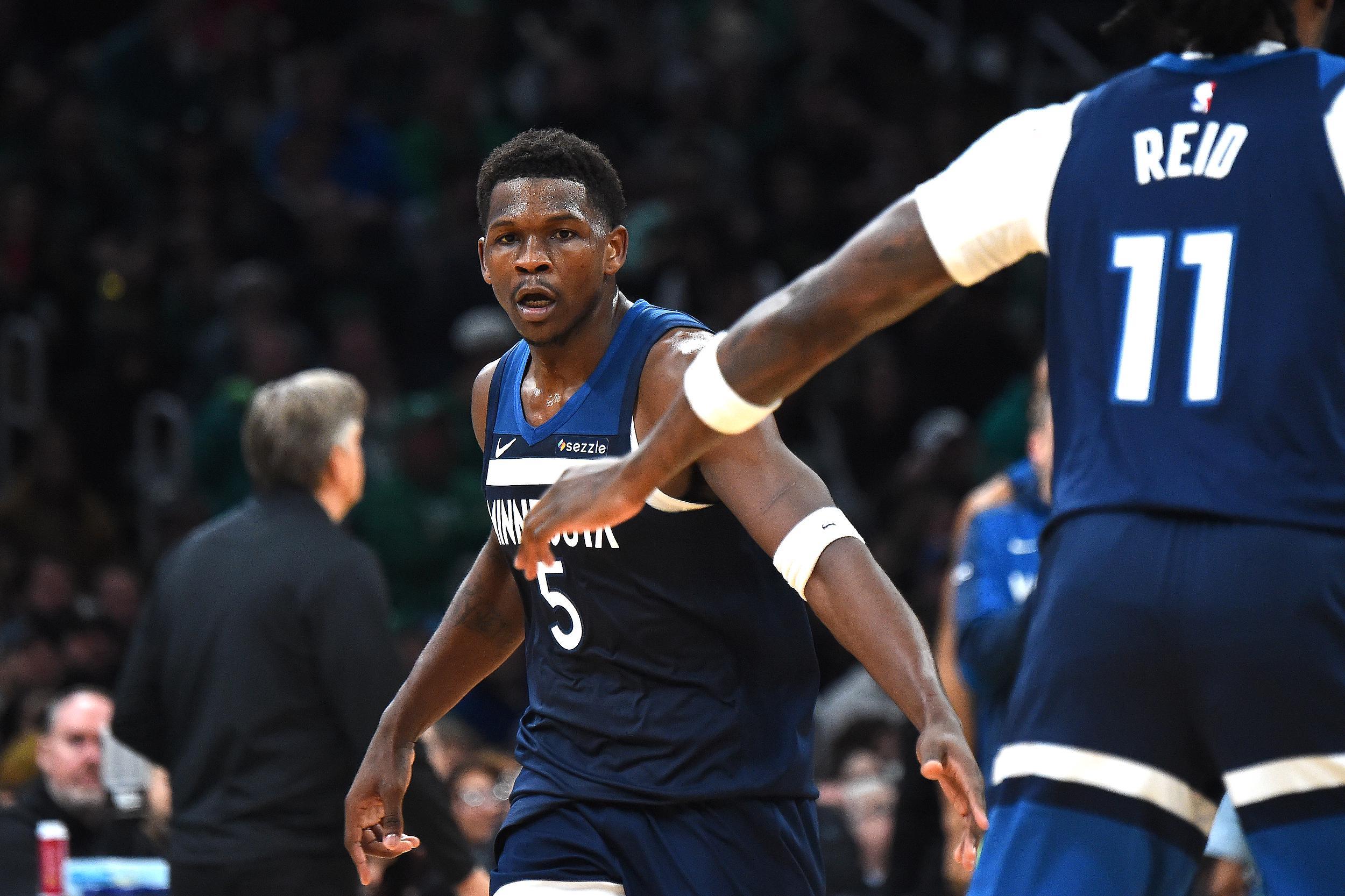 森林狼季前赛主场迎战步行者，双核表现亮眼