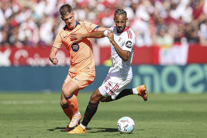 巴萨前腰奥尔莫困境：数据透视与战术位置尴尬