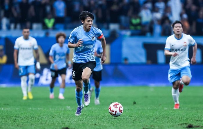 中超补赛误判再现 大连英博主场遭不公裁决