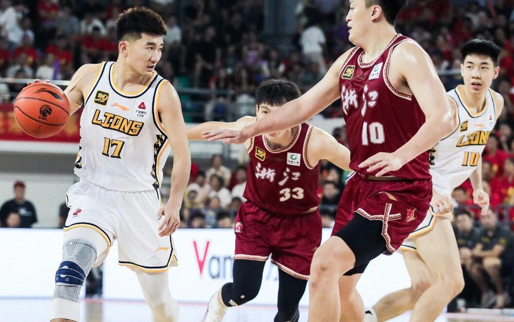 浙江男篮凭借高效进攻连胜广厦 球队年轻球员逐渐展现实力