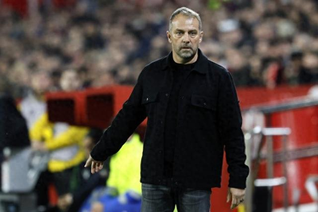 巴萨两连败引剧变，伤病成重灾区，战术失灵难续辉煌