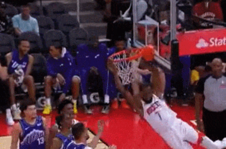 杜兰特火箭首秀火力全开，范弗利特伤退影响争冠梦