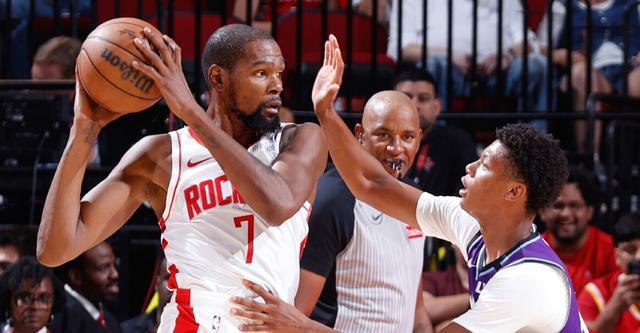 火箭主场大胜爵士 杜兰特季前赛首秀表现抢眼