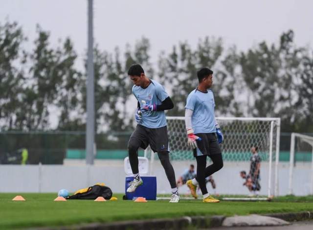 申花冲击赛季末冲刺，缺兵少将还能不能站起来？