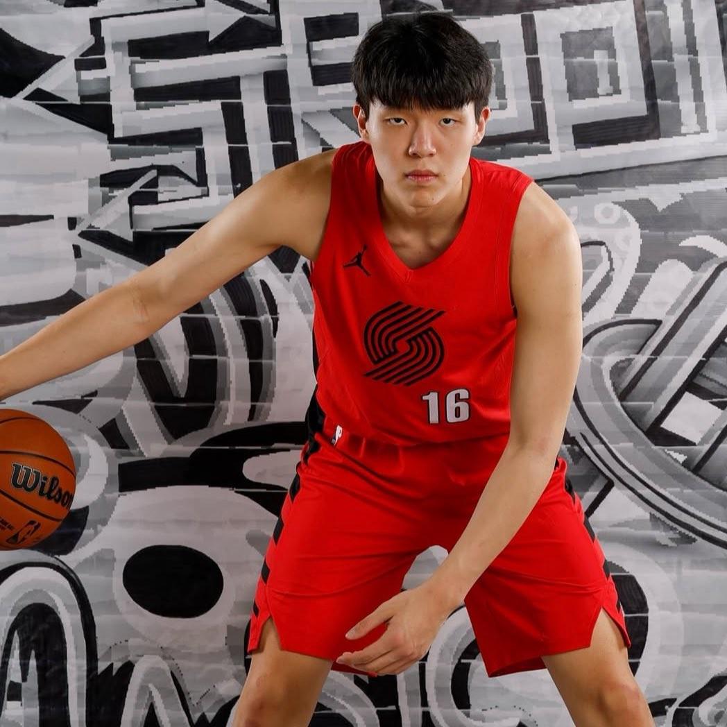 开拓者新赛季季前赛火热开局，杨瀚森首秀亮相NBA舞台