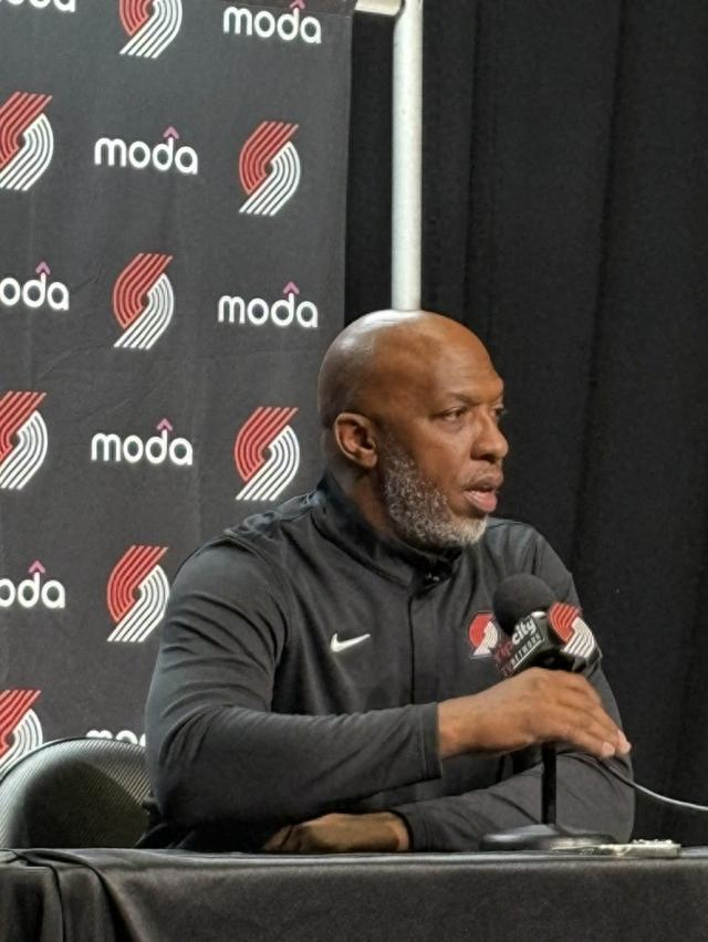 杨瀚森首秀难逃成长阵痛 比卢普斯坦言节奏感成最大障碍