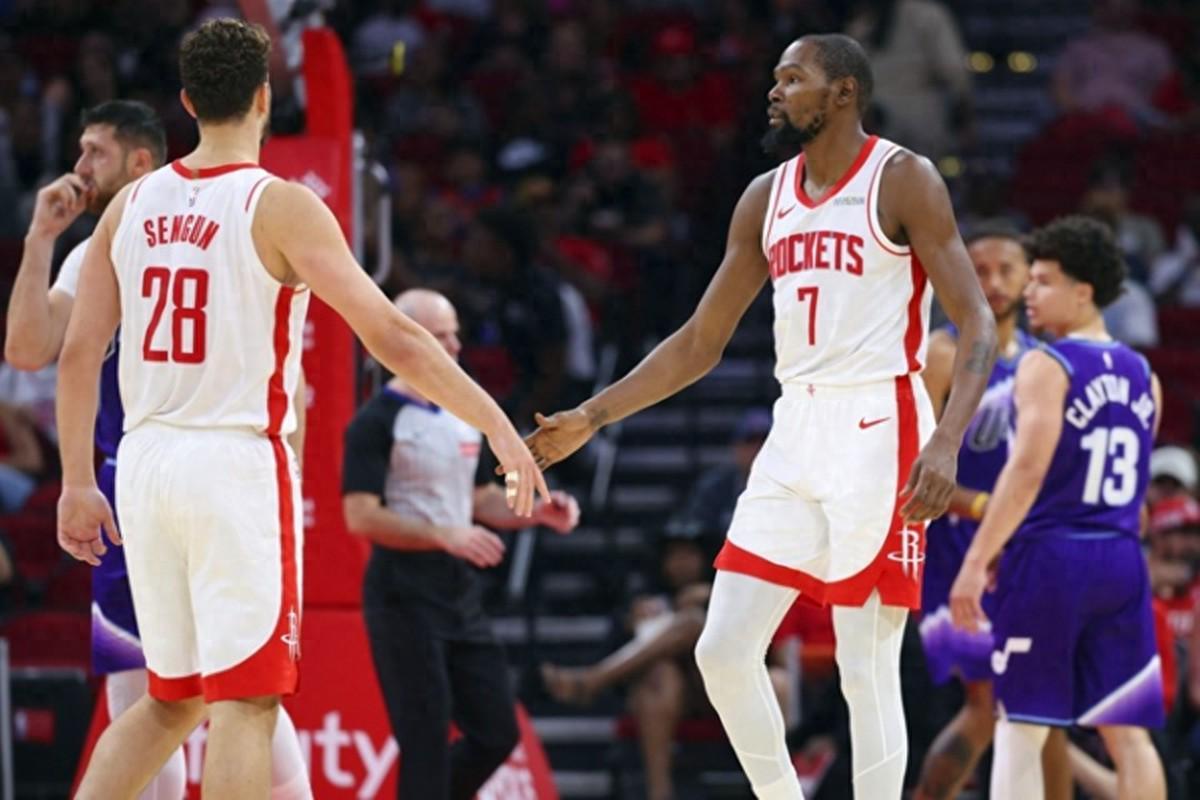 火箭季前赛两连胜,申京神级表现碾压KD首秀