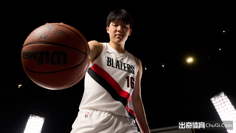 杨瀚森季前赛表现反映真实水平 勇士逆转开拓者