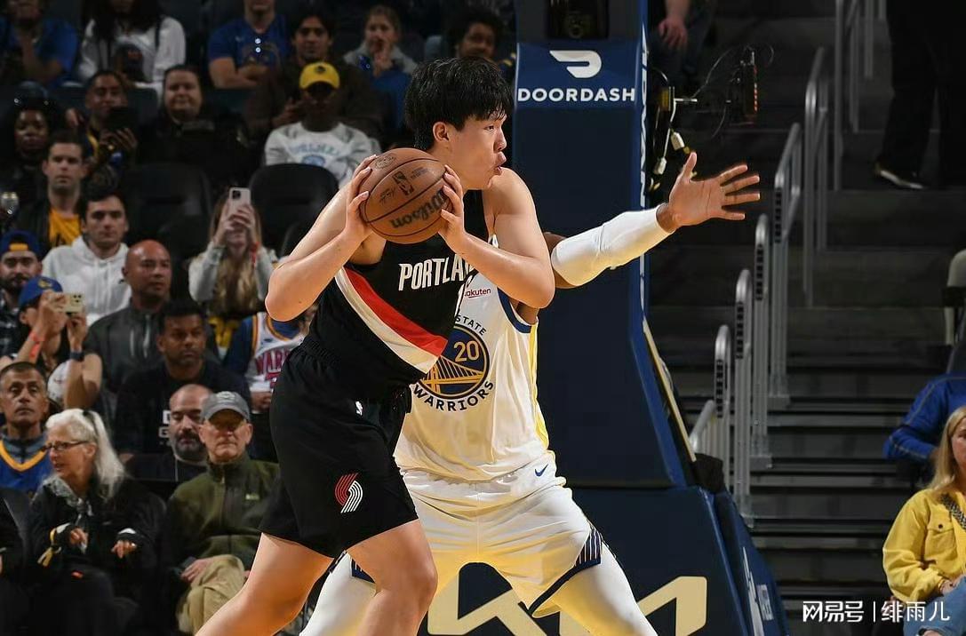 陈国豪与杨瀚森NBA季前赛表现对比及CBA交易影响