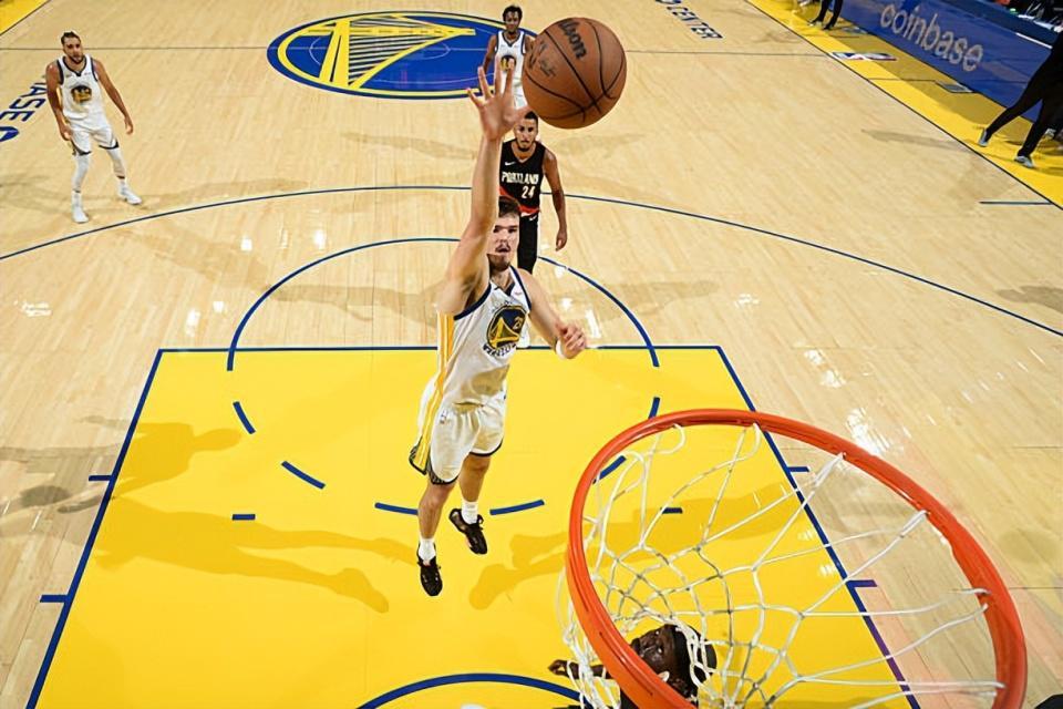 金州勇士绝地反击，替补新星波斯特爆发震惊全场