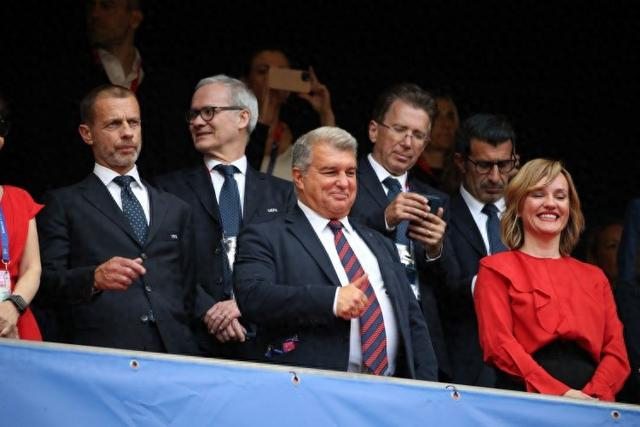 巴塞罗那隐身EFC，超级联赛旧梦未醒