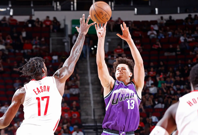 火箭季前赛两连胜爵士连败 克莱顿表现低迷难撑后场